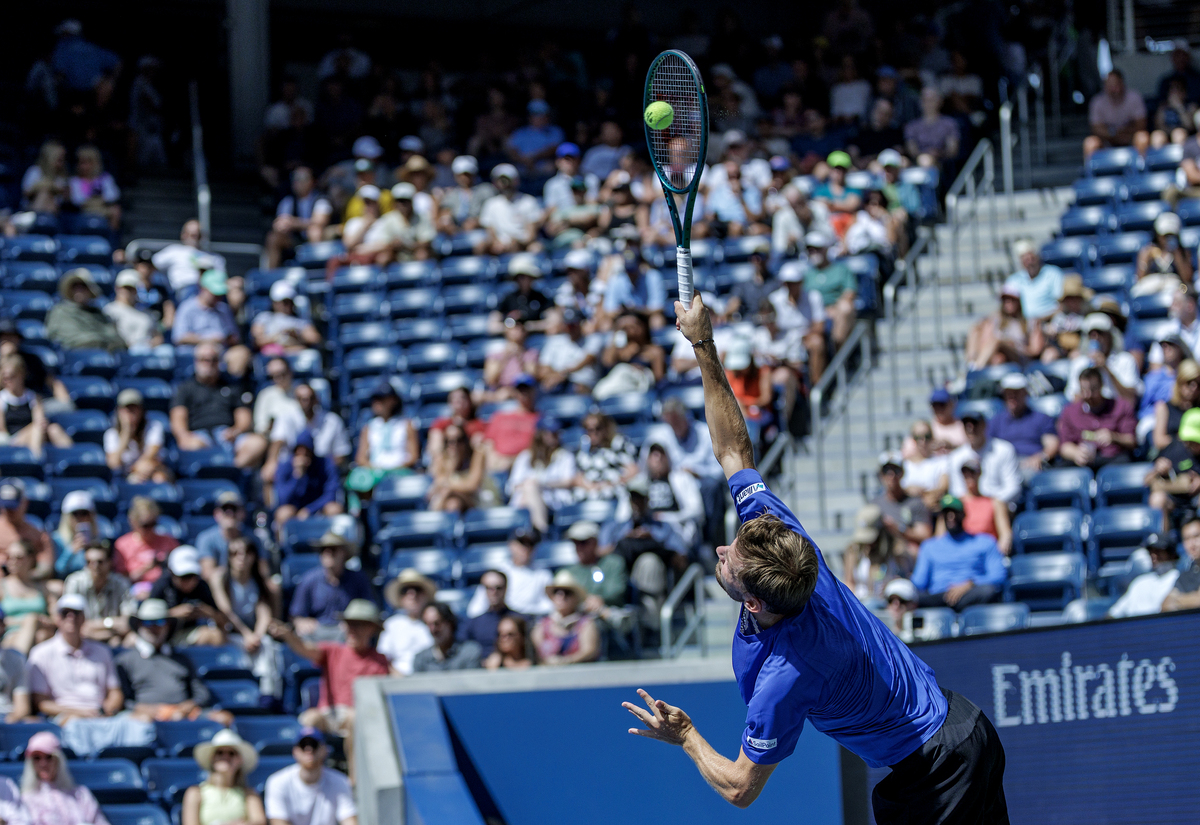 爆冷引爆全场！，德约科维奇意外战胜TES观众掌声雷动