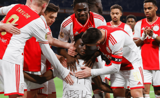 开云体育-国际比赛日体能课后；阿贾克斯回应争议备战荷甲；压力陡增；更衣室氛围转暖-开云体育