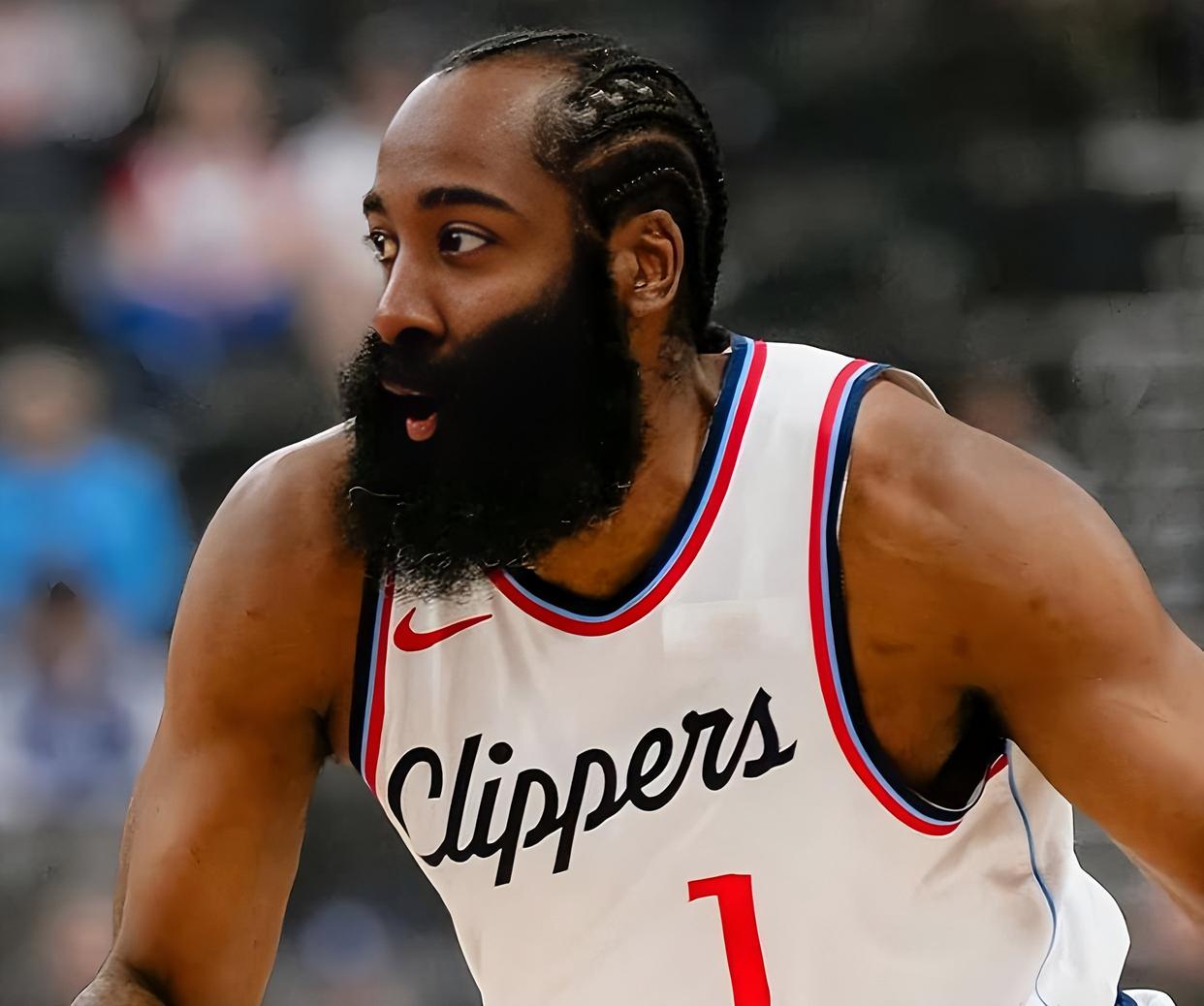 包含英超国际比赛日走向成谜洛杉矶快船刷新队史纪录备战荷甲，皇家马德里临场应变备战NBA季后赛都惊呆了的词条